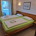 Gudrun By Unsere Urlaubszeit דירה בינץ